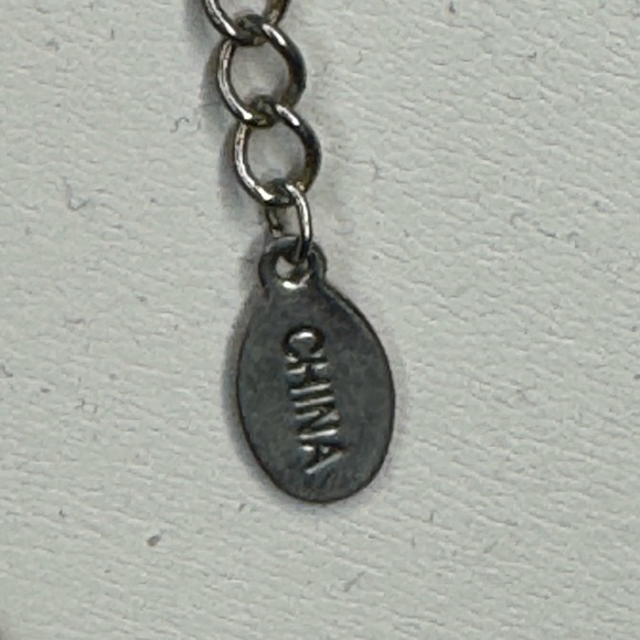 Tiger Necklace with necklace w/green eyes 30 inches - Picture 5 of 6